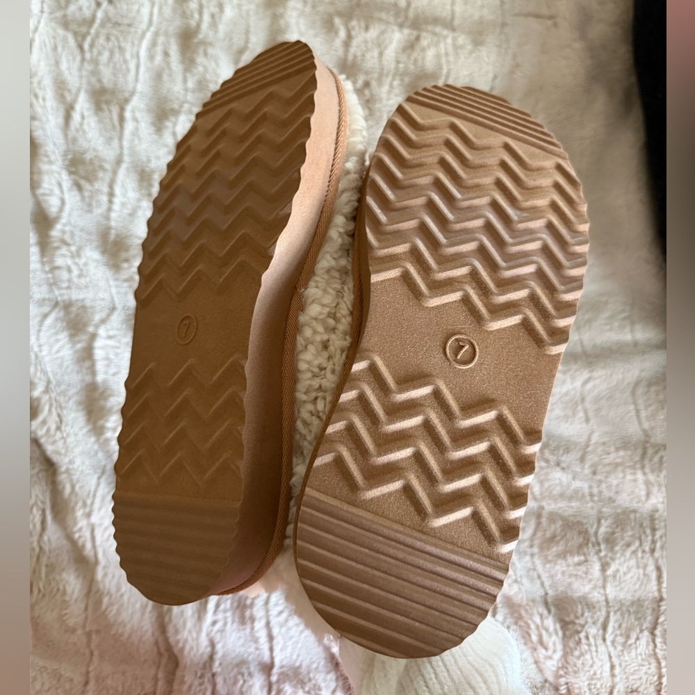 Cozy Cream Slip-On Women's Shoes - Picture 3 of 3